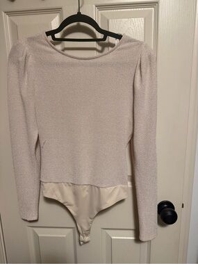 Astr the Label Textured Long-Sleeve Cream Bodysuit